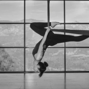 Episode 7 – Marion passe de travailleur sociale à sophrologue et prof de flying yoga