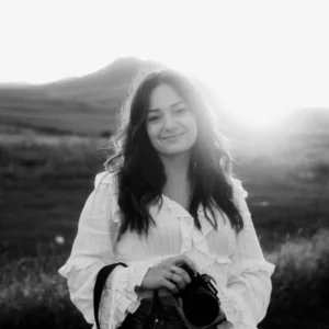 Episode 10 – Léa décide de s&rsquo;écouter enfin et passe d&rsquo;animatrice en accueil de loisirs à vidéaste, photographe et réalisatrice