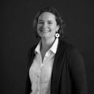 Episode 15 – À 42 ans Laure quitte la sécurité de la fonction publique et choisit l’immobilier pour se réinventer